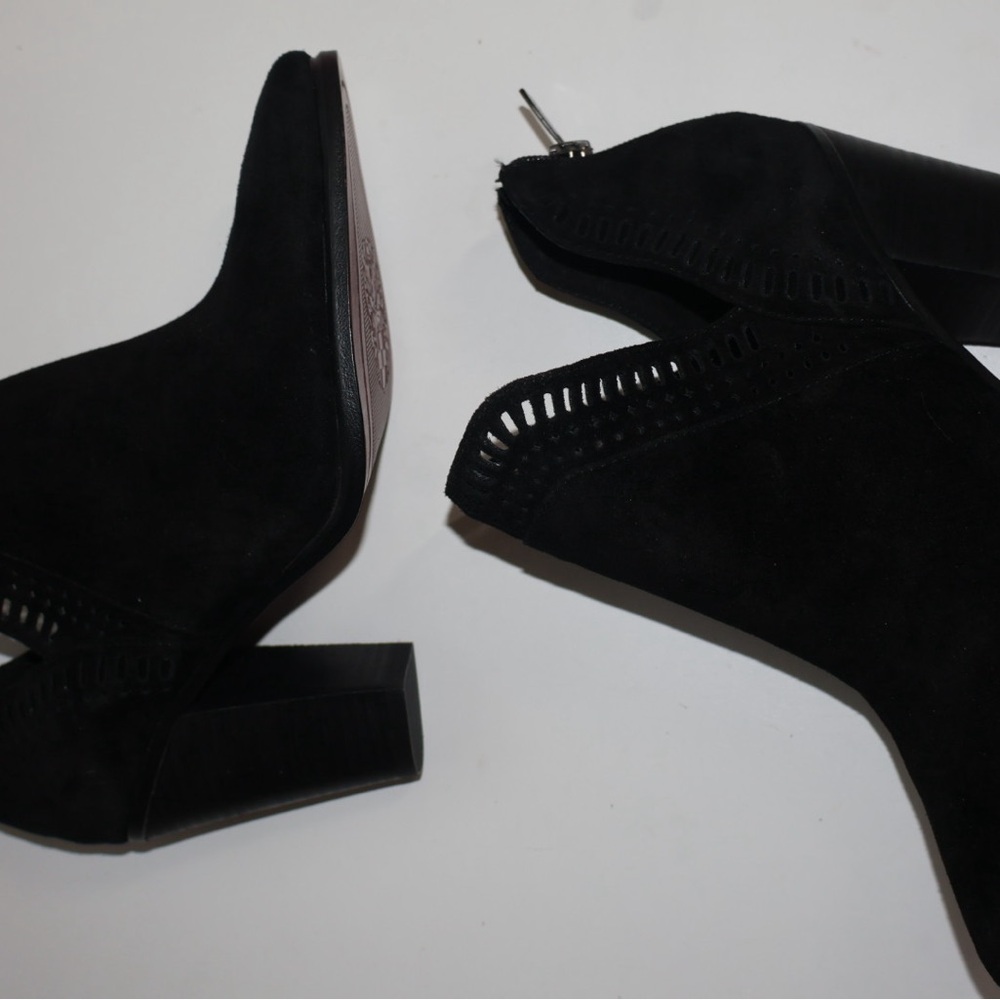 NWOB VINCE CAMUTO Elegant Black Women's Ankle Boots
